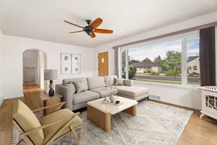 946 SW 13th St, Redmond, OR 97756 - Photo 5