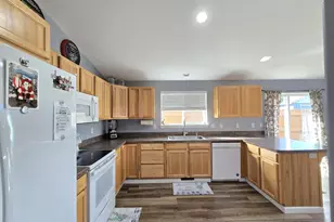 577 SE Sugar Pine Way, Madras, OR 97741 - Photo 11