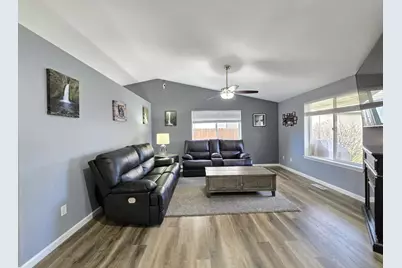 577 SE Sugar Pine Way, Madras, OR 97741 - Photo 7