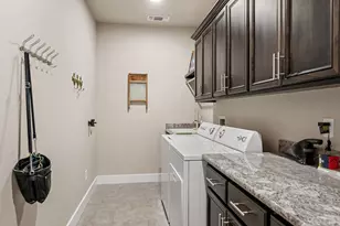 3250 Annapolis Dr, Medford, OR 97504 - Photo 27