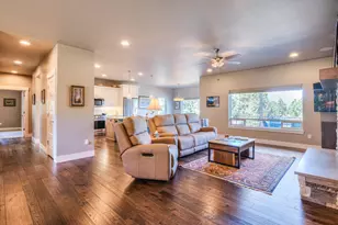 1194 Highland View Loop, Redmond, OR 97756 - Photo 7