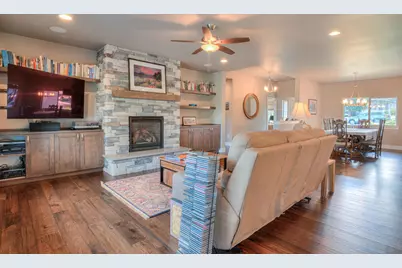 1194 Highland View Loop, Redmond, OR 97756 - Photo 9