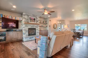 1194 Highland View Loop, Redmond, OR 97756 - Photo 9