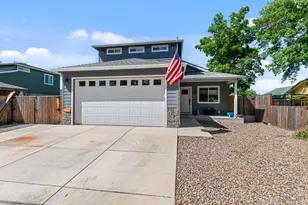 786 Pittview, Central Point, OR 97502 - Photo 1