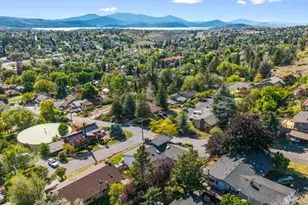 727 Hillside Ave, Klamath Falls, OR 97601 - Photo 93