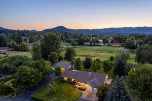 992 Auby Way, Grants Pass, OR 97527 - Photo 1