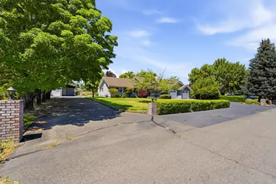 992 Auby Way, Grants Pass, OR 97527 - Photo 3