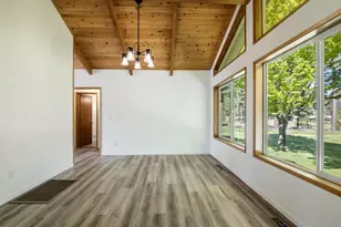 9871 Old Wagon Rd, Klamath Falls, OR 97601 - Photo 11