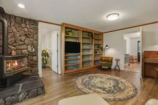 61573 E Lake Dr, Bend, OR 97702 - Photo 47