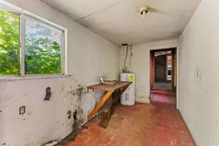 337 S Kerby Ave, Cave Junction, OR 97523 - Photo 9
