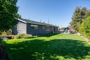 664 SW 35th St, Redmond, OR 97756 - Photo 17