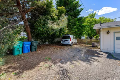 210 Sky Crest Drive, Grants Pass, OR 97527 - Photo 23