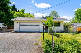 210 Sky Crest Dr, Grants Pass, OR 97527 - Photo 1