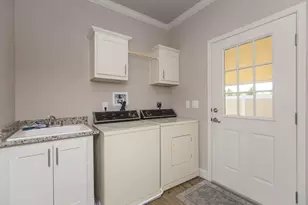 333 Mountain View Dr, Talent, OR 97540 - Photo 21