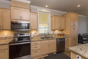 333 Mountain View Dr, Talent, OR 97540 - Photo 11