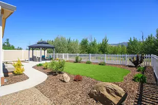 333 Mountain View Dr, Talent, OR 97540 - Photo 25