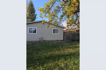 1035 Applewood Street, Klamath Falls, OR 97603 - Photo 3