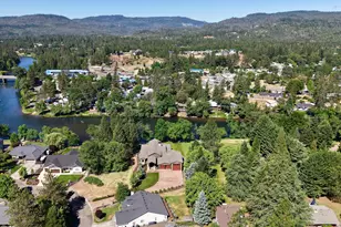 1030 Anglers Pl, Shady Cove, OR 97539 - Photo 3