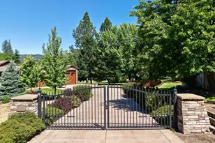 1030 Anglers Pl, Shady Cove, OR 97539 - Photo 7