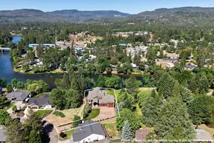 1030 Anglers Pl, Shady Cove, OR 97539 - Photo 81