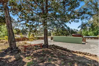 63406 Vogt Road, Bend, OR 97701 - Photo 25