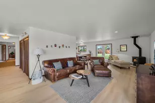 1776 NE Pheasant Ln, Bend, OR 97701 - Photo 15