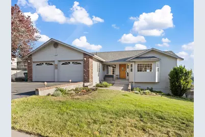 2220 Kimberly Drive, Klamath Falls, OR 97603 - Photo 1