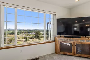 2220 Kimberly Dr, Klamath Falls, OR 97603 - Photo 11