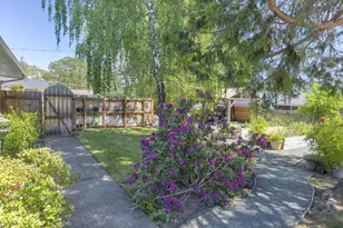 930 NE Wesley Ln, Grants Pass, OR 97526 - Photo 37