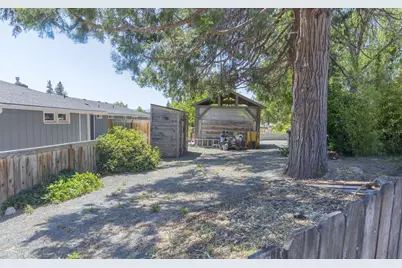 930 NE Wesley Lane, Grants Pass, OR 97526 - Photo 39