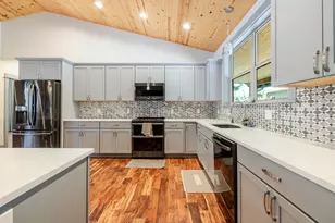 14225 Whitewater Ln, La Pine, OR 97739 - Photo 11