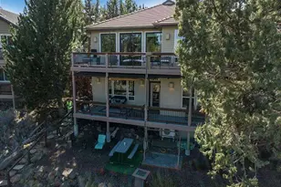 3106 NW Golf View Dr, Bend, OR 97703 - Photo 3