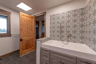 61465 White Peaks Ct, Bend, OR 97702 - Photo 121