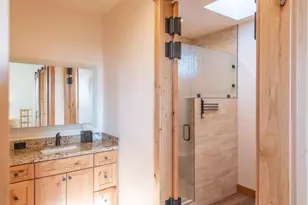 61465 White Peaks Ct, Bend, OR 97702 - Photo 113