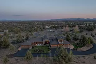61465 White Peaks Ct, Bend, OR 97702 - Photo 3