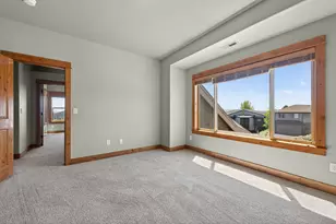 2635 N Awbrey Point Circle, Bend, OR 97703 - Photo 23