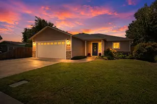 1630 Medart Ln, Grants Pass, OR 97527 - Photo 1
