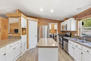 19140 Springfield Ct, Crescent Lake, OR 97733 - Photo 23