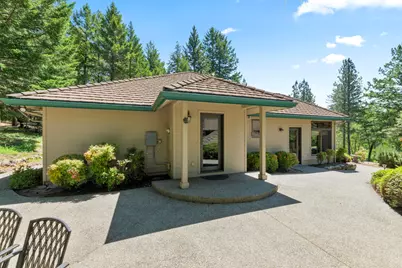 1562 Sleepy Hollow Loop, Grants Pass, OR 97527 - Photo 31