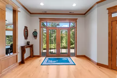 1562 Sleepy Hollow Loop, Grants Pass, OR 97527 - Photo 3