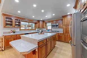 1562 Sleepy Hollow Loop, Grants Pass, OR 97527 - Photo 9