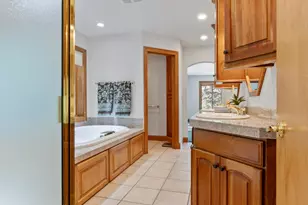 1562 Sleepy Hollow Loop, Grants Pass, OR 97527 - Photo 25