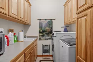 196 Pooh Ln, Grants Pass, OR 97526 - Photo 19