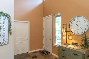 60555 Elkai Woods Dr, Bend, OR 97702 - Photo 7