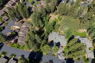 60555 Elkai Woods Dr, Bend, OR 97702 - Photo 23