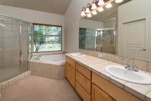 60555 Elkai Woods Dr, Bend, OR 97702 - Photo 15