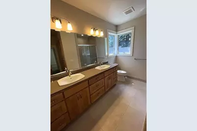 3752 Sunleaf Avenue, Medford, OR 97504 - Photo 11