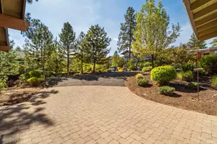 2176 NW Lolo Dr, Bend, OR 97703 - Photo 3