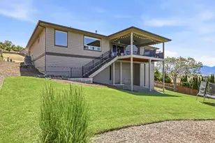 1017 Fawnhills Cir, Medford, OR 97504 - Photo 47
