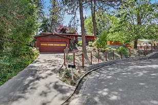 1115 NW C St, Grants Pass, OR 97526 - Photo 3
